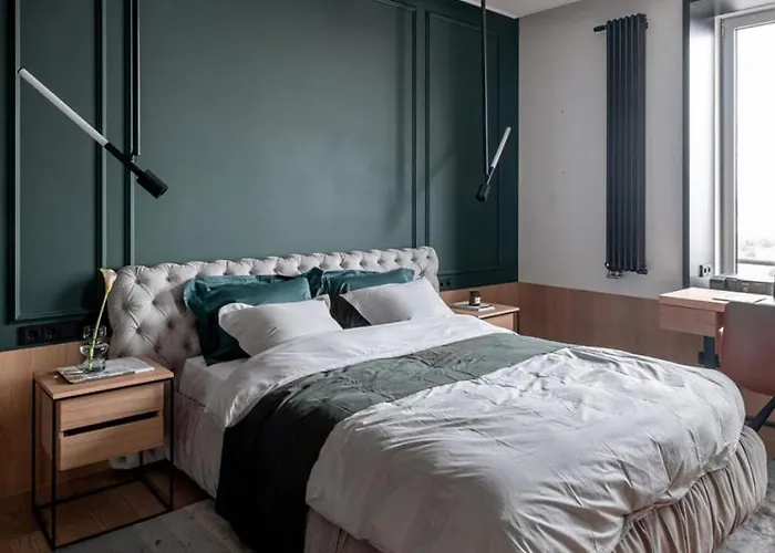 Beautiful Apartment With Designer Repair